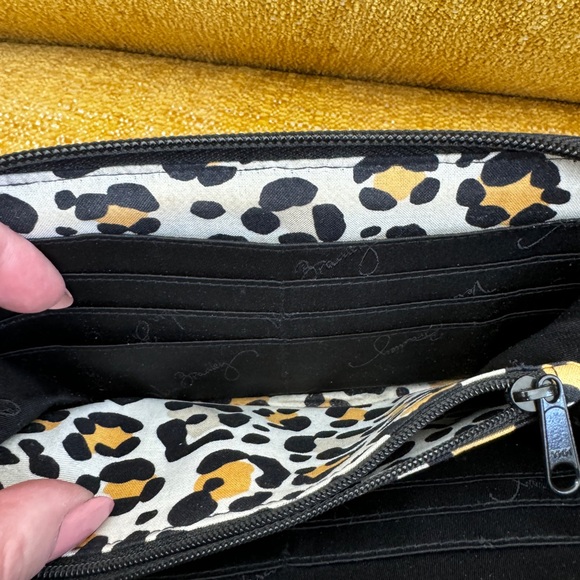 Vera Bradley Black Quilted Wallet EUC - Picture 6 of 8